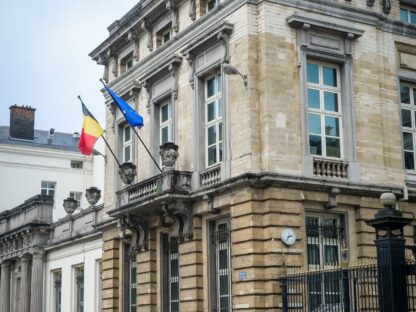 Belgische en Europese vlag — Photo by Studio Idea HD on Pexels