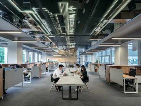 Lycs architecture U2 BI3 G Mn SSE unsplash